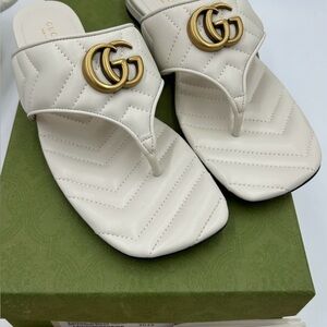 Gucci Cream Sandals with Gold Logo